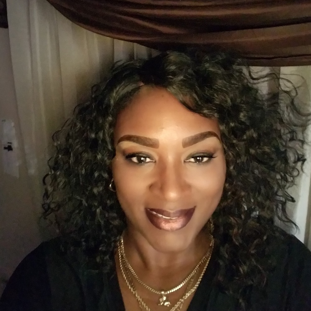 Meet your Posher, Elouise